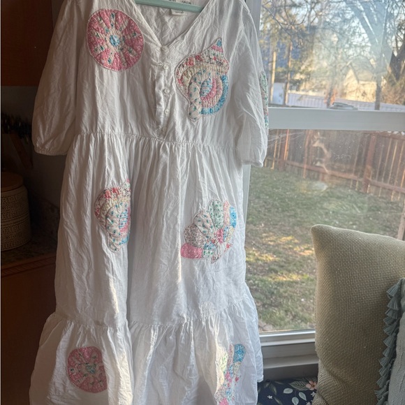 Kids Cream Dress with patchwork shell Patterns - Picture 2 of 4